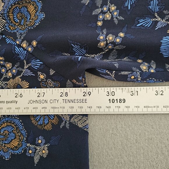 Catherines Button Up Top Size 3X 26/28W Navy Blue Dark Floral Pin Tuck Pleats - Picture 9 of 11